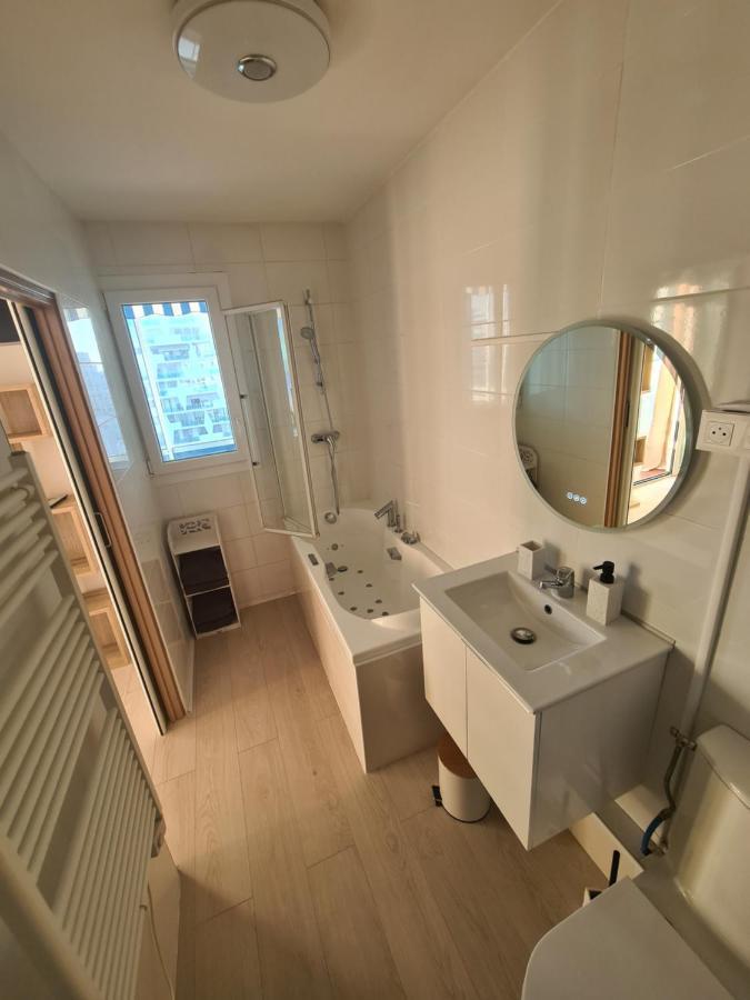Appartement Lumineux Avec Vue Sur Mer A 50 M De La Plage Et Du Centre La Grande Motte Exterior foto